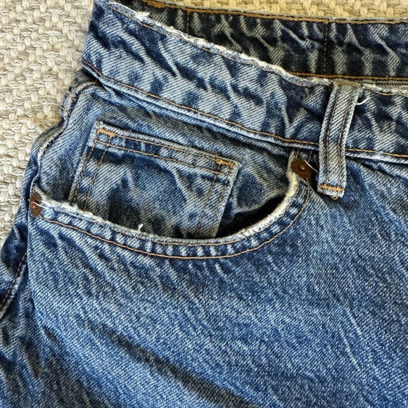 Zara Women’s Relaxed Fit Denim Jeans - Picture 4 of 8